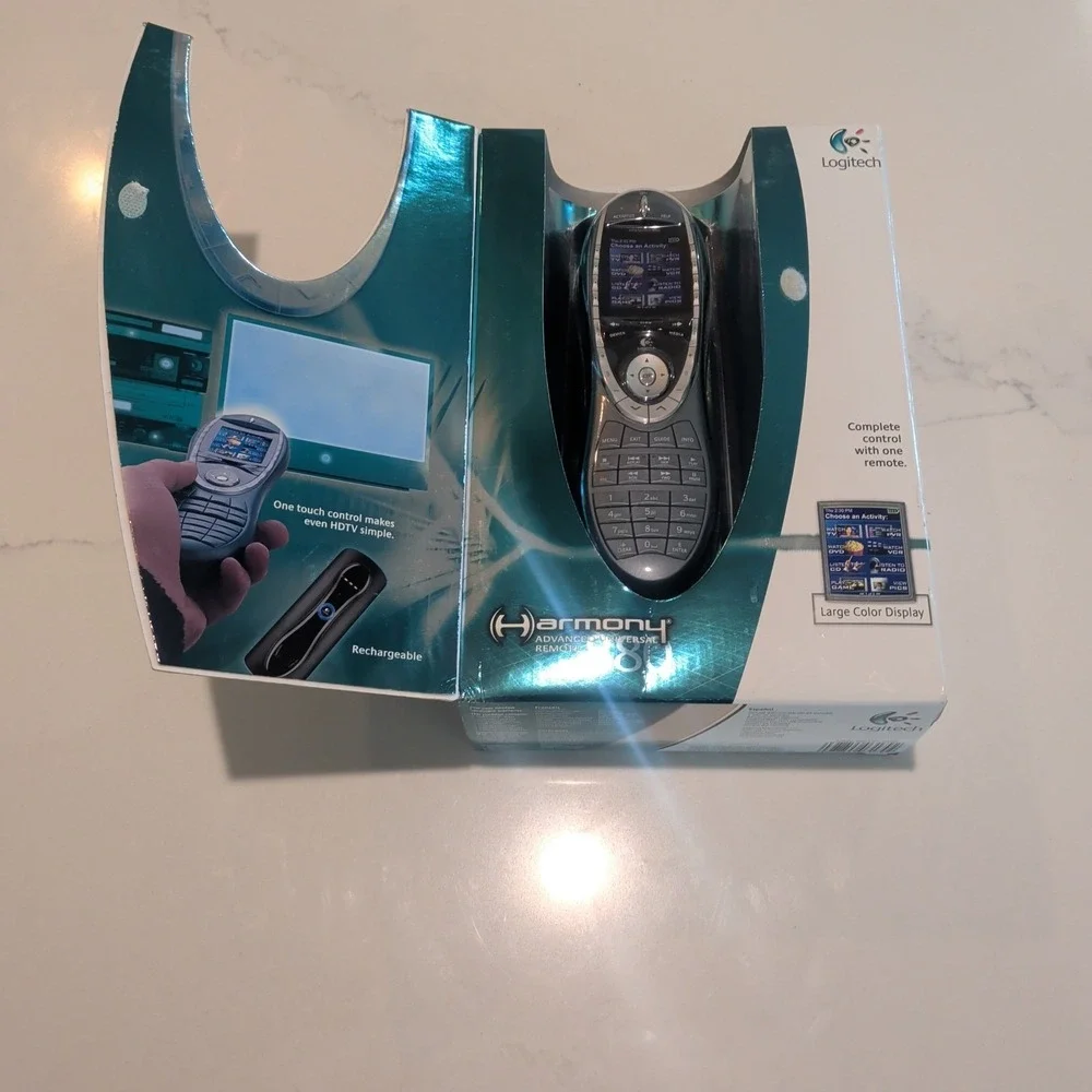 Logitech Harmony 880 Advanced Universal Remote Control NEW